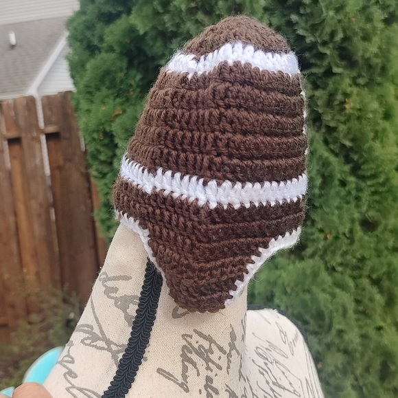 💥3/$20 Baby 0-6 Months Football Knit Hat! - Picture 6 of 7